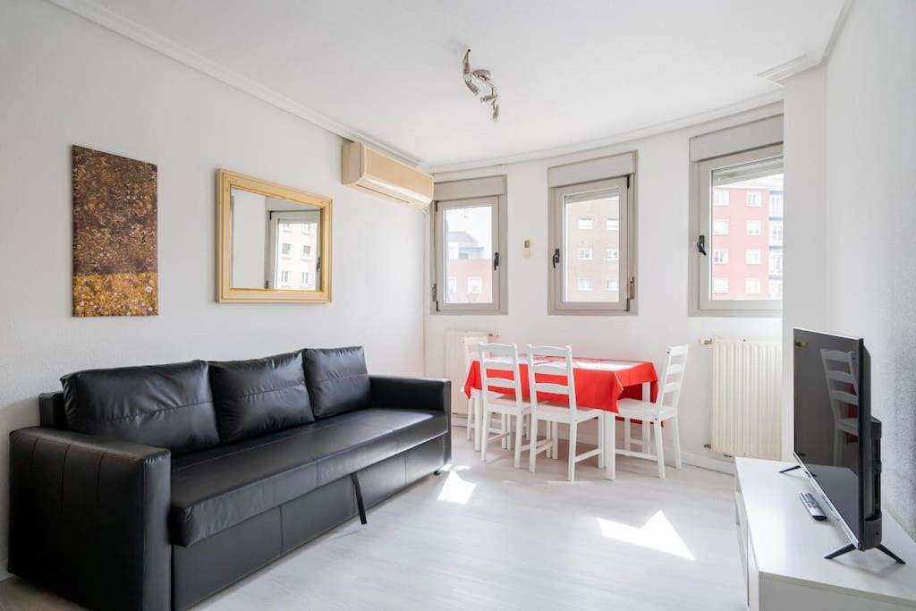 Cozy Family Apartment Tetuan/Estrecho B.M7 Мадрид Екстериор снимка